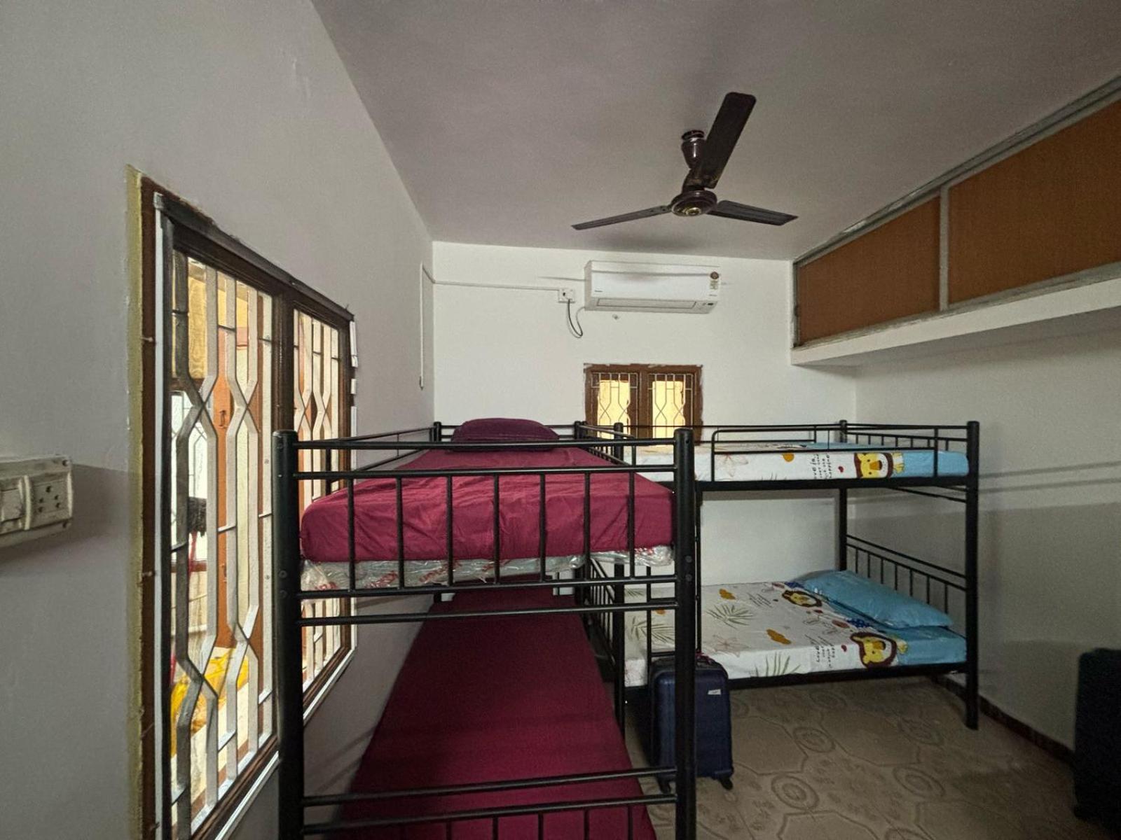 Hostel Madras ภายนอก รูปภาพ